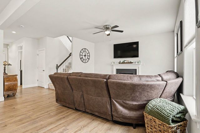 40 BUTTER RD, York, PA 17404