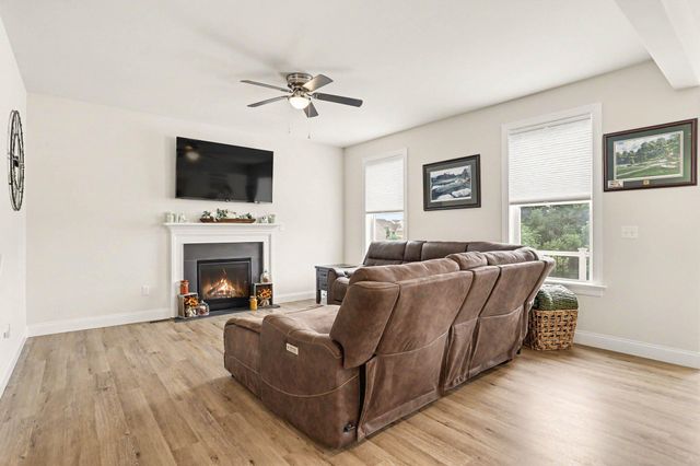 40 BUTTER RD, York, PA 17404