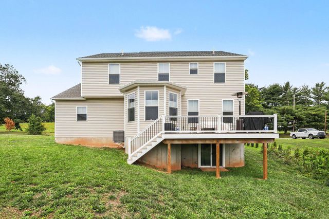 40 BUTTER RD, York, PA 17404