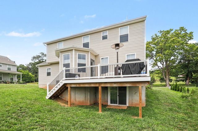 40 BUTTER RD, York, PA 17404