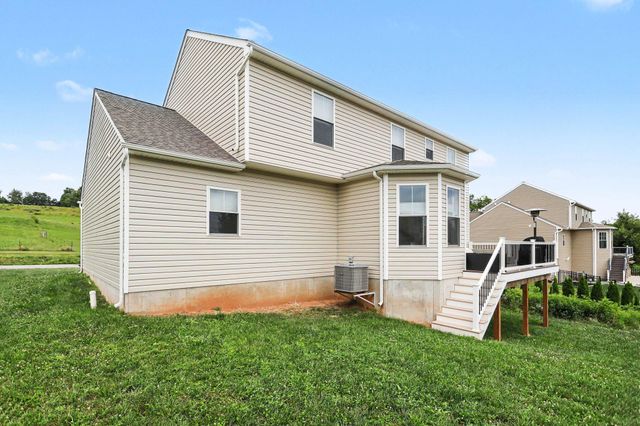 40 BUTTER RD, York, PA 17404
