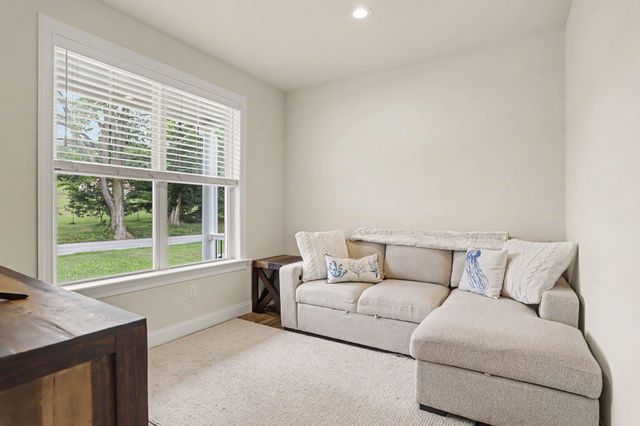 40 BUTTER RD, York, PA 17404