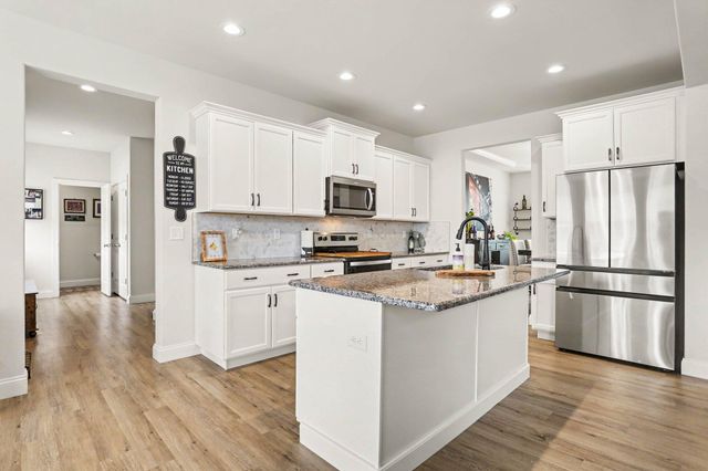 40 BUTTER RD, York, PA 17404