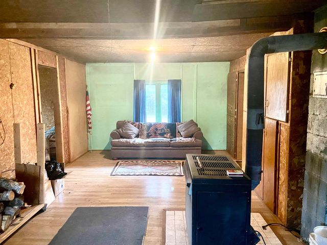 9657 N.5 Road, Gladstone, MI 49837