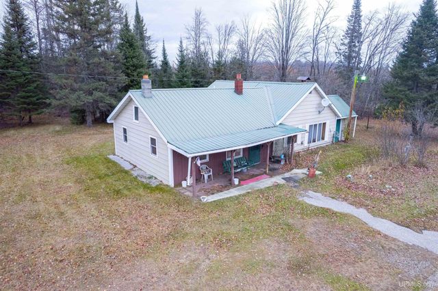 9657 N.5 Road, Gladstone, MI 49837