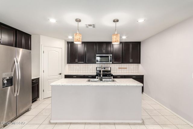 9530 S Trapper Ridge Drive, Tucson, AZ 85747