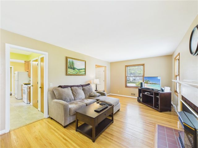 10 Southwick Drive, Webster, NY 14580