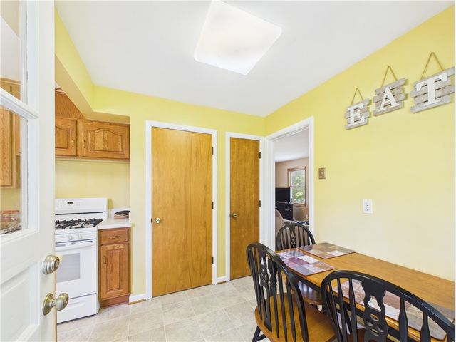 10 Southwick Drive, Webster, NY 14580