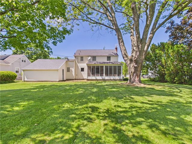 10 Southwick Drive, Webster, NY 14580