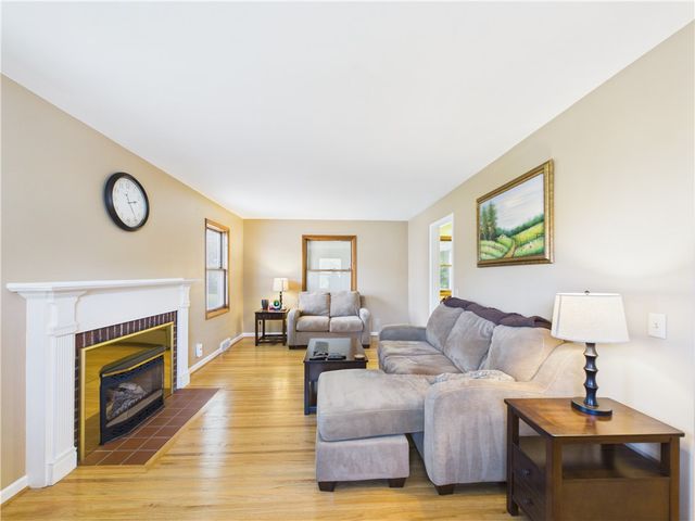 10 Southwick Drive, Webster, NY 14580