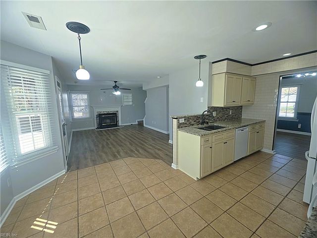 6205 Glenrose DR, Suffolk, VA 23435