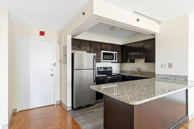 1025 Hancock St 12D, Quincy, MA 02169