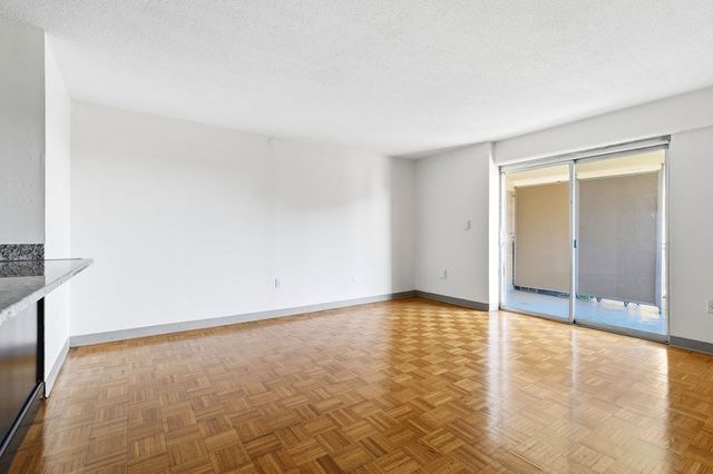 1025 Hancock St 12D, Quincy, MA 02169