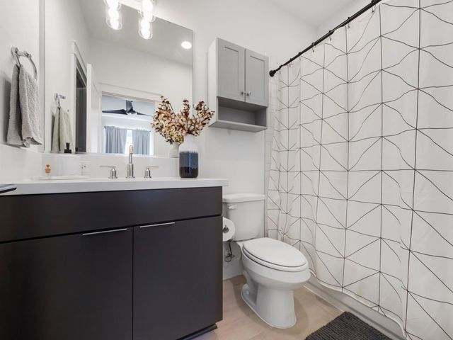 1218 W 24th Street D, Houston, TX 77008