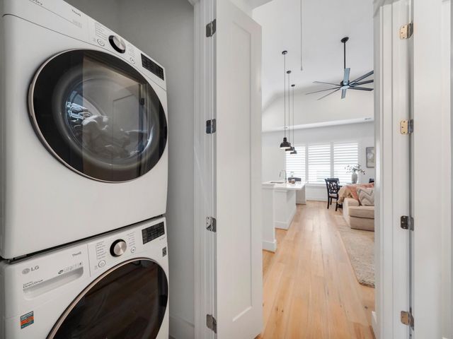 1218 W 24th Street D, Houston, TX 77008