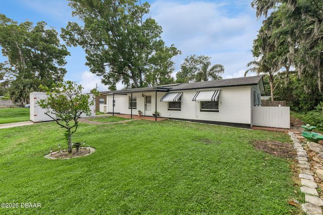 1152 Pineview Drive, Daytona Beach, FL 32117