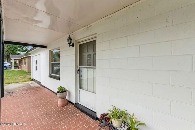 1152 Pineview Drive, Daytona Beach, FL 32117