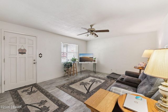 1152 Pineview Drive, Daytona Beach, FL 32117