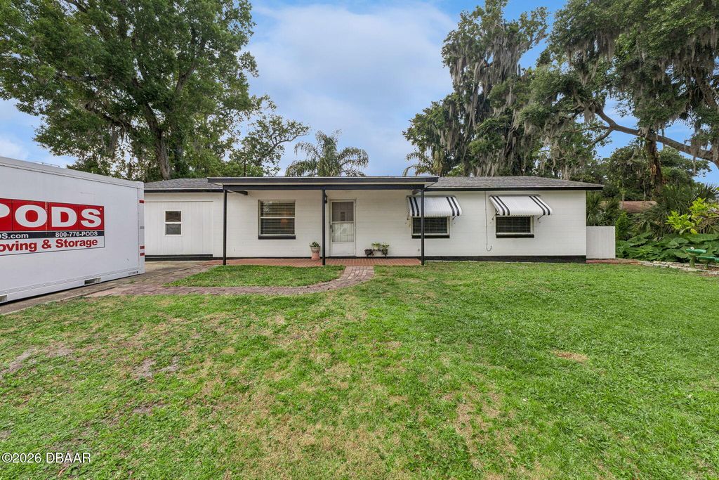 1152 Pineview Drive, Daytona Beach, FL 32117