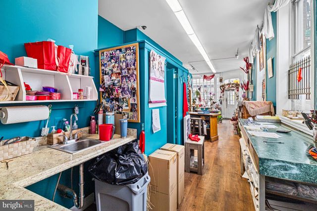 637 N 2ND ST, Philadelphia, PA 19123