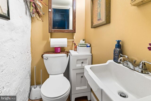 637 N 2ND ST, Philadelphia, PA 19123