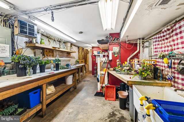 637 N 2ND ST, Philadelphia, PA 19123