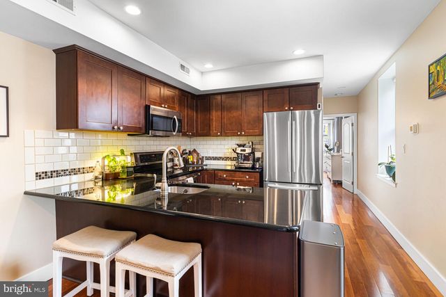 637 N 2ND ST, Philadelphia, PA 19123