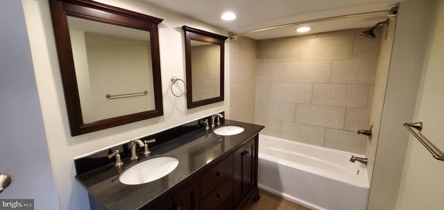 637 N 2ND ST, Philadelphia, PA 19123