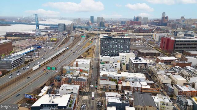 637 N 2ND ST, Philadelphia, PA 19123