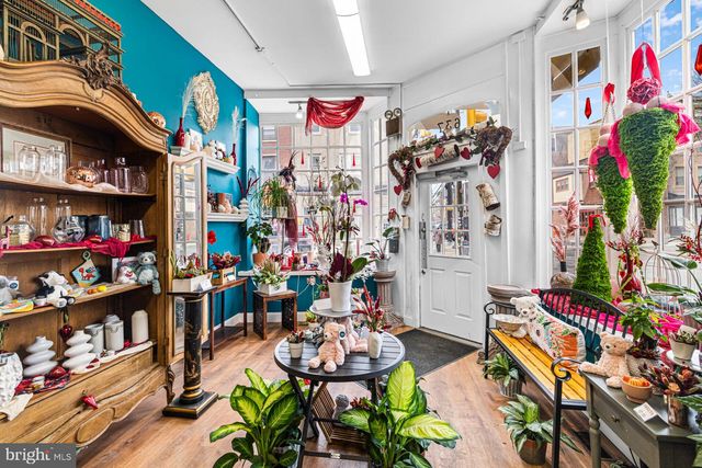 637 N 2ND ST, Philadelphia, PA 19123