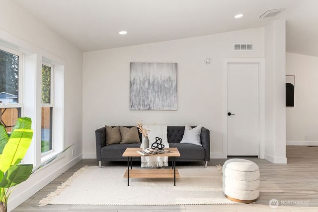 19719 65th Avenue E, Spanaway, WA 98387