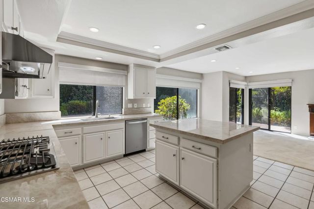 452 Newcastle Street, Thousand Oaks, CA 91361