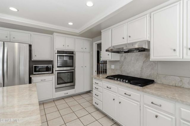 452 Newcastle Street, Thousand Oaks, CA 91361