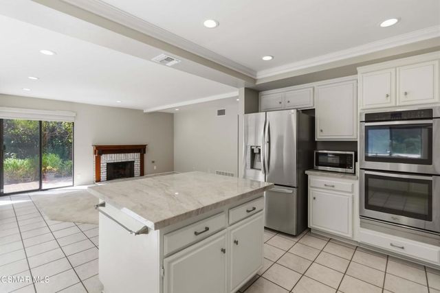 452 Newcastle Street, Thousand Oaks, CA 91361