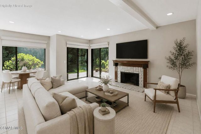 452 Newcastle Street, Thousand Oaks, CA 91361