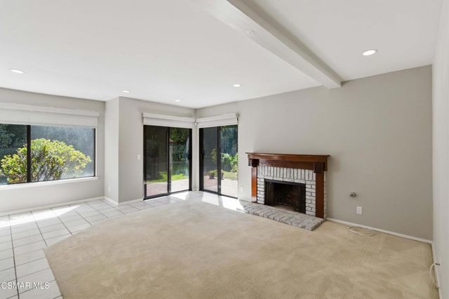 452 Newcastle Street, Thousand Oaks, CA 91361
