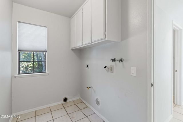 452 Newcastle Street, Thousand Oaks, CA 91361