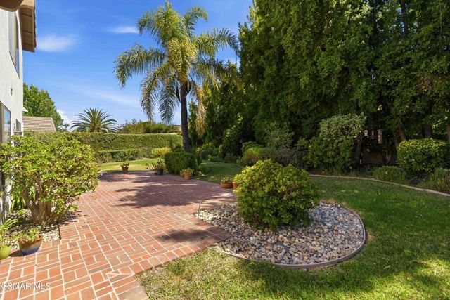452 Newcastle Street, Thousand Oaks, CA 91361