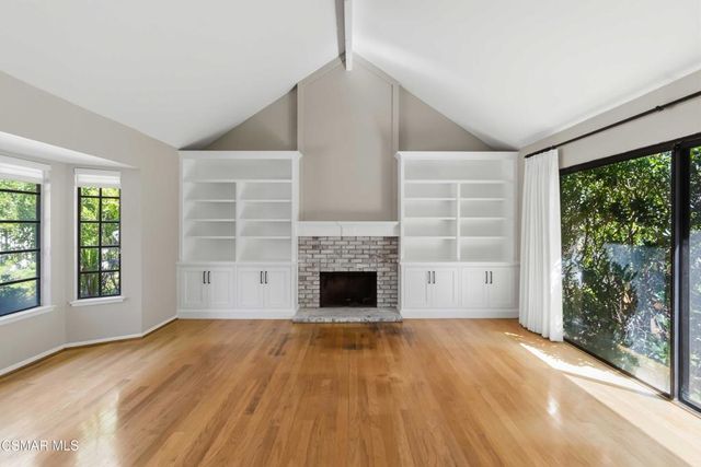 452 Newcastle Street, Thousand Oaks, CA 91361
