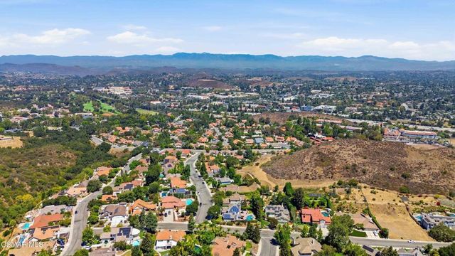 452 Newcastle Street, Thousand Oaks, CA 91361