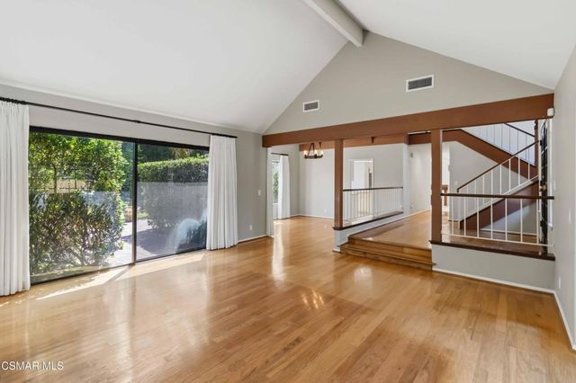 452 Newcastle Street, Thousand Oaks, CA 91361