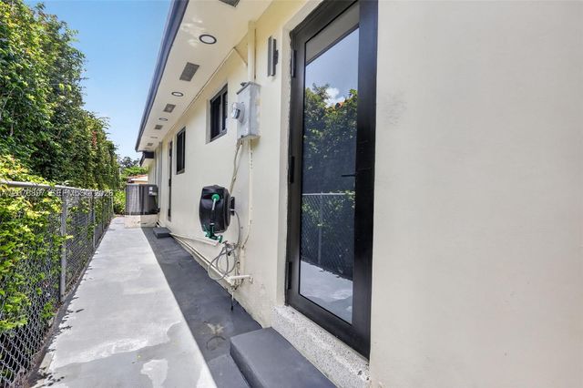 2216 SW 62nd Avenue 0, Miami, FL 33155