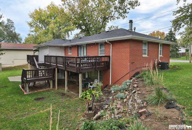 6045 Leighton Avenue, Lincoln, NE 68505