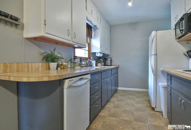 6045 Leighton Avenue, Lincoln, NE 68505