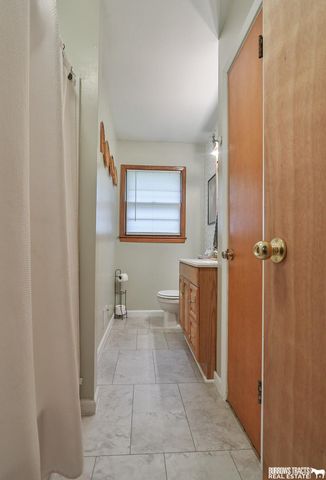 6045 Leighton Avenue, Lincoln, NE 68505