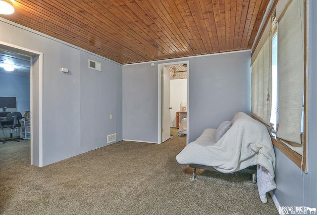 6045 Leighton Avenue, Lincoln, NE 68505