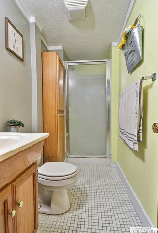 6045 Leighton Avenue, Lincoln, NE 68505