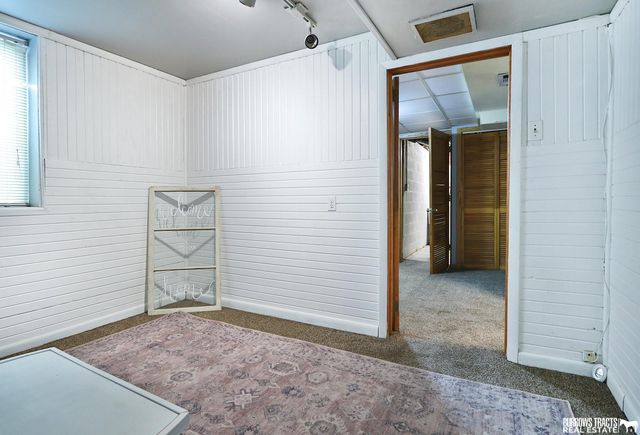 6045 Leighton Avenue, Lincoln, NE 68505