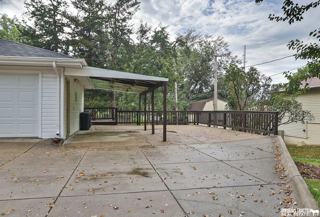 6045 Leighton Avenue, Lincoln, NE 68505