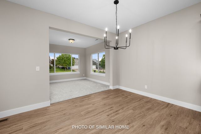 6303 College Avenue, Davenport, IA 52807